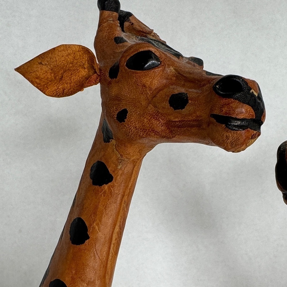 Vintage Estate Leather Wrapped Pair of Giraffes Large 17"-18" with Glass Eyes - Picture 2 of 16